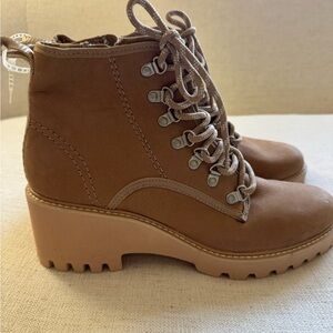 Dolce Vita Women’s Brown Lace-Up Ankle Boots